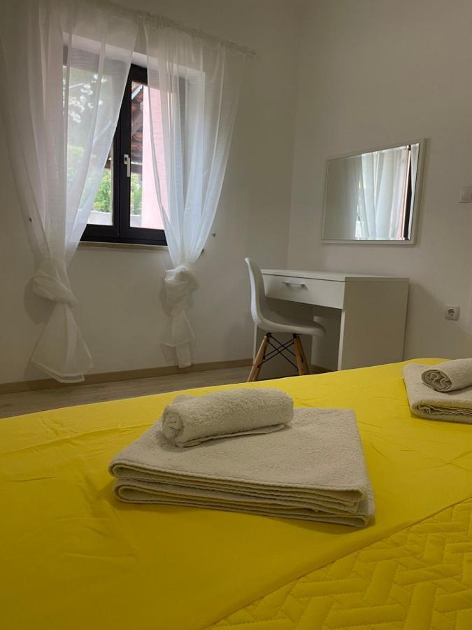 Apartments Lovro Lovran Bagian luar foto