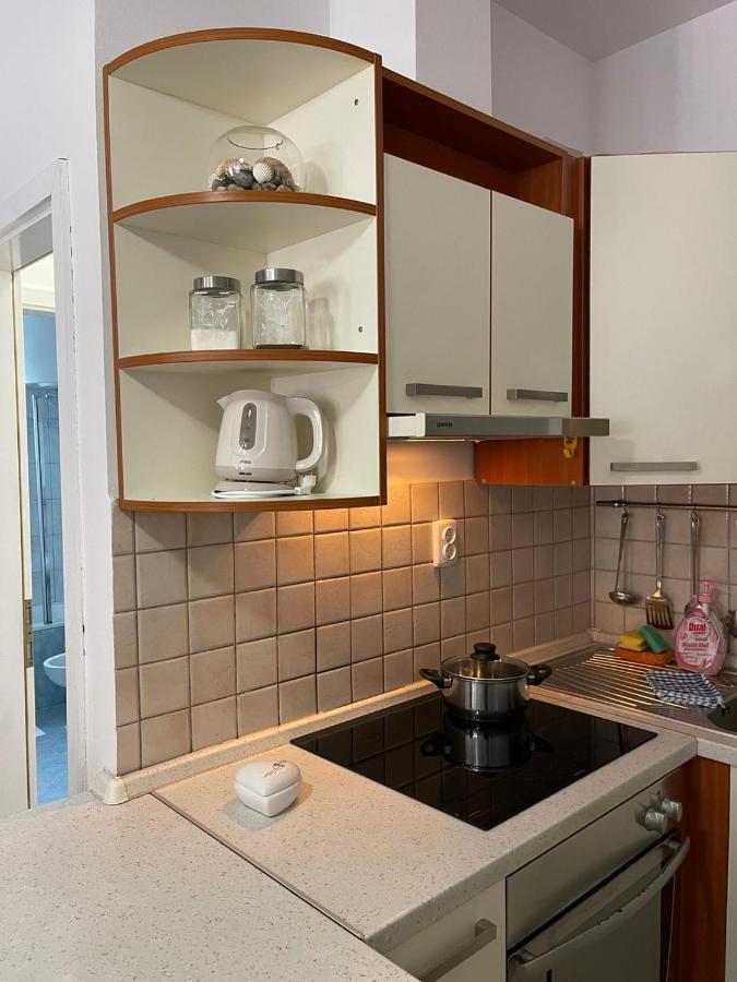 Apartments Lovro Lovran Bagian luar foto